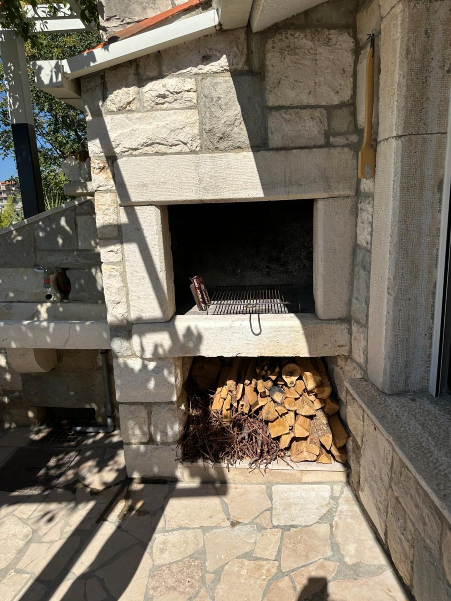 Romantic Stone- Studio Apartman Omis Bagian luar foto