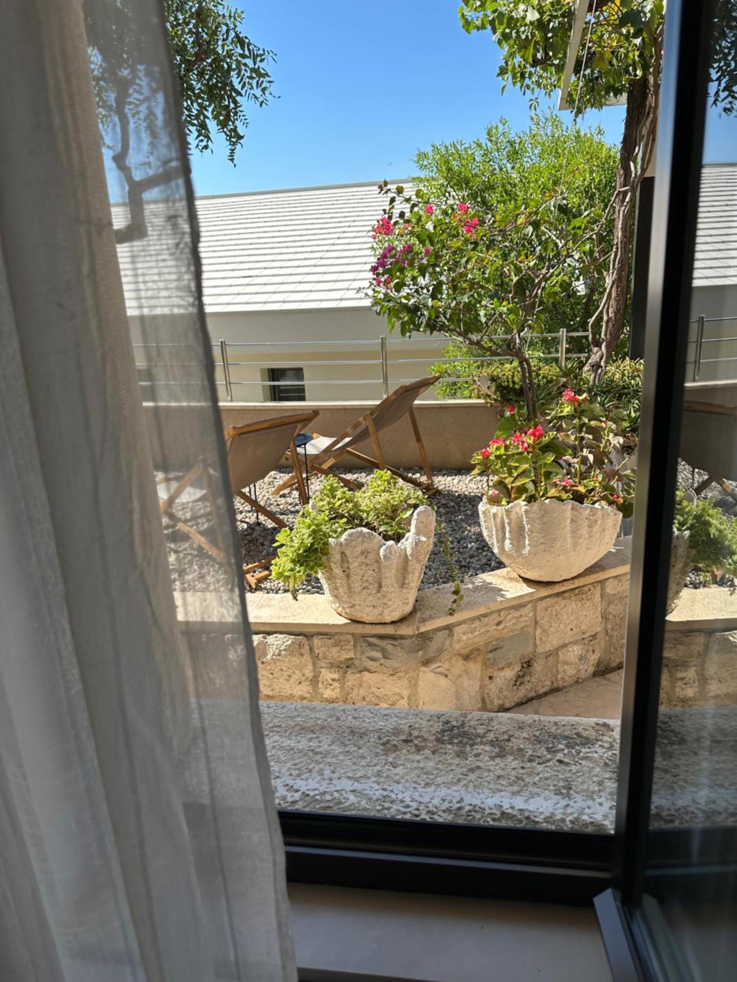 Romantic Stone- Studio Apartman Omis Bagian luar foto